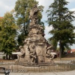 Denkmal des Großen Kurfürsten Friedrich Wilhelm Johann Georg Glume auf dem Schleusenplatz in Rathenow, rückwärtige Gesamtansicht von Südwesten aus gesehen