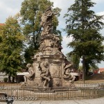 Denkmal des Großen Kurfürsten Friedrich Wilhelm Johann Georg Glume auf dem Schleusenplatz in Rathenow, rückwärtige Gesamtansicht von Südwesten aus gesehen
