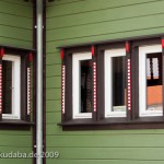 Der Kaiserbahnhof in Rathenow, erbaut 1913 im skandinavisch-norwegischen Stil, Detailansicht der Rückseite