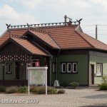 Der Kaiserbahnhof in Rathenow, erbaut 1913 im skandinavisch-norwegischen Stil, Gesamtansicht