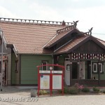 Der Kaiserbahnhof in Rathenow, erbaut 1913 im skandinavisch-norwegischen Stil, Gesamtansicht