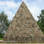 Hauptansicht der Bülow-Pyramide von Westen aus gesehen