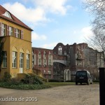 Villa Tiede in Brandenburg/Havel mit Blick zur ehemaligen Mühle im Hintergrund