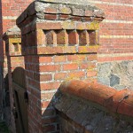 Der Leuchtturm Darßer Ort, Detailansicht der Mauer