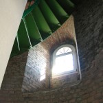 Der Leuchtturm Darßer Ort, Detailansicht des Treppenaufgangs im Leuchtturm