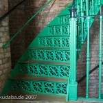 Der Leuchtturm Darßer Ort, Detailansicht des Treppenaufgangs im Leuchtturm