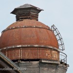 Wasserturm am Bahnhof Rathenow, Detailansicht von der Kuppel aus rostigem Eisen