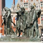 Denkmal "Bürger von Calais" in Calais von Auguste Rodin von 1889, Gesamtansicht der Vorderseite