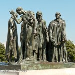 Denkmal "Bürger von Calais" in Calais von Auguste Rodin von 1889, Gesamtansicht der Vorderseite