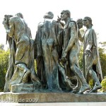 Denkmal "Bürger von Calais" in Calais von Auguste Rodin von 1889, Gesamtansicht der Rückseite