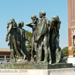 Denkmal "Bürger von Calais" in Calais von Auguste Rodin von 1889, Gesamtansicht der Vorderseite