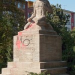 Gefallenen-Denkmal von Eberhard Encke von 1924 in der Baerwaldstrasse in Berlin-Kreuzberg, Gesamtansicht