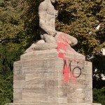 Gefallenen-Denkmal von Eberhard Encke von 1924 in der Baerwaldstrasse in Berlin-Kreuzberg, Gesamtansicht