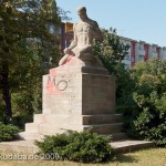 Gefallenen-Denkmal von Eberhard Encke von 1924 in der Baerwaldstrasse in Berlin-Kreuzberg, Gesamtansicht