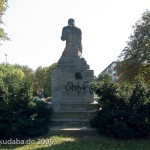 Gefallenen-Denkmal von Eberhard Encke von 1924 in der Baerwaldstrasse in Berlin-Kreuzberg, Gesamtansicht