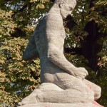 Gefallenen-Denkmal von Eberhard Encke von 1924 in der Baerwaldstrasse in Berlin-Kreuzberg, Gesamtansicht der Skulptur