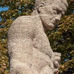 Gefallenen-Denkmal von Eberhard Encke von 1924 in der Baerwaldstrasse in Berlin-Kreuzberg, Detailansicht der Skulptur