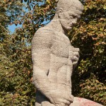 Gefallenen-Denkmal von Eberhard Encke von 1924 in der Baerwaldstrasse in Berlin-Kreuzberg, Detailansicht der Skulptur