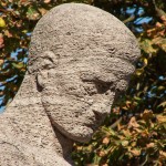 Gefallenen-Denkmal von Eberhard Encke von 1924 in der Baerwaldstrasse in Berlin-Kreuzberg, Detailansicht der Skulptur, Kopf