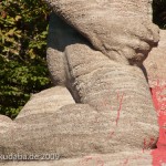 Gefallenen-Denkmal von Eberhard Encke von 1924 in der Baerwaldstrasse in Berlin-Kreuzberg, Detailansicht der Skulptur