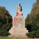 Gefallenen-Denkmal von Eberhard Encke von 1924 in der Baerwaldstrasse in Berlin-Kreuzberg, Gesamtansicht