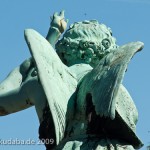 Denkmal "Genius mit Fackel" von Albert Wolff von 1876 in Berlin-Schöneberg, Detailansicht der Skulptur