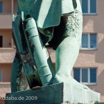 Denkmal "Genius mit Fackel" von Albert Wolff von 1876 in Berlin-Schöneberg, Detailansicht der Skulptur