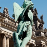 Denkmal "Genius mit Fackel" von Albert Wolff von 1876 in Berlin-Schöneberg, Gesamtansicht der Skulptur