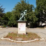 Denkmal "Genius mit Fackel" von Albert Wolff von 1876 in Berlin-Schöneberg, Gesamtansicht