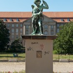 Denkmal "Genius mit Fackel" von Albert Wolff von 1876 in Berlin-Schöneberg, Gesamtansicht