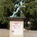 Denkmal "Genius mit Fackel" von Albert Wolff von 1876 in Berlin-Schöneberg, Gesamtansicht