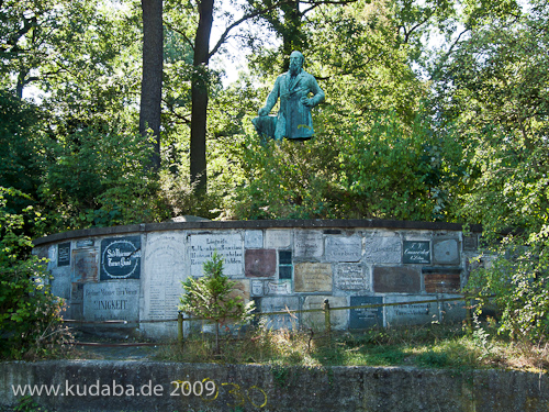 Jahndenkmal in der Hasenheide in Berlin-Neukölln von Erdmann Encke von 1869, Gesamtansicht