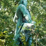 Jahndenkmal in der Hasenheide in Berlin-Neukölln von Erdmann Encke von 1869, Detailansicht der Standfigur