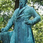 Jahndenkmal in der Hasenheide in Berlin-Neukölln von Erdmann Encke von 1869, Detailansicht der Standfigur