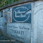Jahndenkmal in der Hasenheide in Berlin-Neukölln von Erdmann Encke von 1869, Ansicht der Gedenktafeln