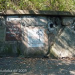 Jahndenkmal in der Hasenheide in Berlin-Neukölln von Erdmann Encke von 1869, Ansicht der Gedenktafeln