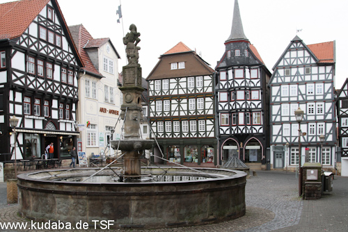 Rolandsbrunnen auf dem Marktplatz in Fritzlar, Renaissance, Gesamtansicht