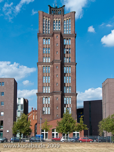 Zwischen 1922 bis 1925 von Eugen Schmohl in Berlin Tegel erbautes Verwaltungsgebäude der Borsig-Werke: der sogenannte Borsigturm