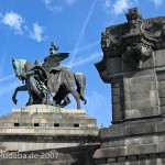 Das Reiterstandbild des Kaiser Wilhelm I. auf dem Deutschen Eck in Koblenz, Ansicht der Skulptur und des Sockels