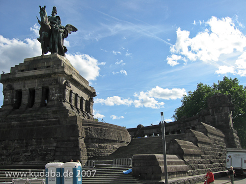 Das Reiterstandbild des Kaiser Wilhelm I. auf dem Deutschen Eck in Koblenz, Ansicht eines Ausschnittes
