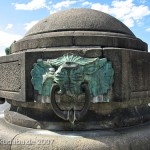 Das Reiterstandbild des Kaiser Wilhelm I. auf dem Deutschen Eck in Koblenz, Detailansicht der Uferbefestigung