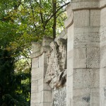 Gefallenendenkmal des Königin-Elisabeth-Garde-Regiments Nr. 3 von Eugen Schmohl von 1925 im Lietzenseepark in Berlin-Charlottenburg, Detailansicht