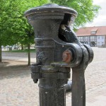 Schwengelpumpe aus Gusseisen in Wesenberg in Mecklenburg-Vorpommern