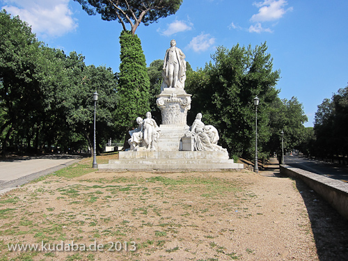 Goethe-Denkmal in Rom, Villa Borghese, von Gustav Eberlein entworfen und Valentino Casali ausgeführt, Enthüllung des Denkmals 1904, Gesamtansicht