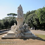 Goethe-Denkmal in Rom, Villa Borghese, von Gustav Eberlein entworfen und Valentino Casali ausgeführt, Enthüllung des Denkmals 1904, Gesamtansicht der Rückseite