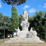 Goethe-Denkmal in Rom, Villa Borghese, von Gustav Eberlein entworfen und Valentino Casali ausgeführt, Enthüllung des Denkmals 1904, Gesamtansicht