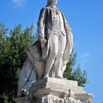 Goethe-Denkmal in Rom, Villa Borghese, von Gustav Eberlein entworfen und Valentino Casali ausgeführt, Enthüllung des Denkmals 1904, Gesamtansicht der Standfigur Goethes