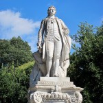 Goethe-Denkmal in Rom, Villa Borghese, von Gustav Eberlein entworfen und Valentino Casali ausgeführt, Enthüllung des Denkmals 1904, Gesamtansicht der Standfigur Goethes