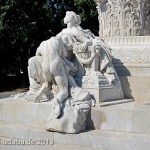 Goethe-Denkmal in Rom, Villa Borghese, von Gustav Eberlein entworfen und Valentino Casali ausgeführt, Enthüllung des Denkmals 1904, Ansicht der Skulpturengruppe Iphigenie und Orest