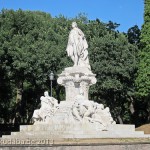 Goethe-Denkmal in Rom, Villa Borghese, von Gustav Eberlein entworfen und Valentino Casali ausgeführt, Enthüllung des Denkmals 1904, Gesamtansicht